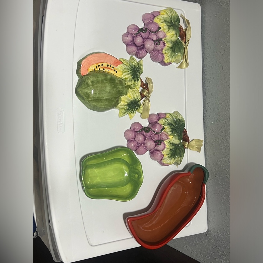 Set(5) of various fruits (red, purple, green, and orange)